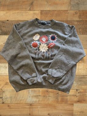 Soft Brown Vintage Floral Appliqué Sweatshirt  Crewneck Sweater. Fits Medium
